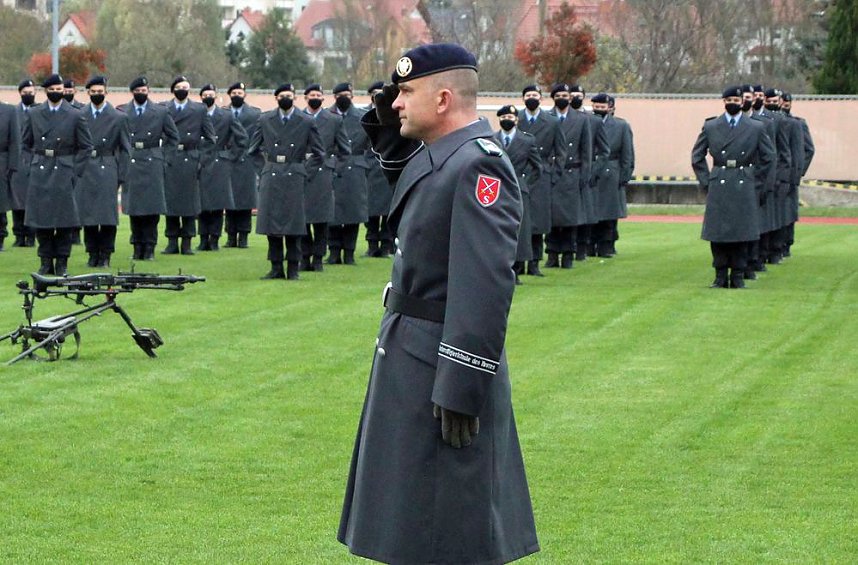 Vereidigung an einem geschichtstr&auml;chtigen Tag der Bundeswehr