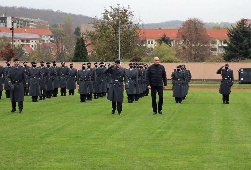 Vereidigung an einem geschichtstr&auml;chtigen Tag der Bundeswehr