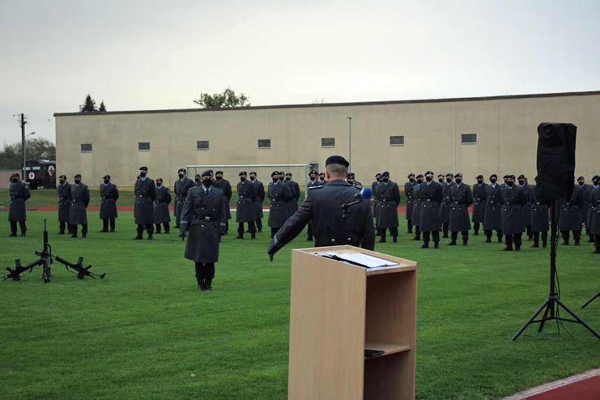 Vereidigung an einem geschichtstr&auml;chtigen Tag der Bundeswehr