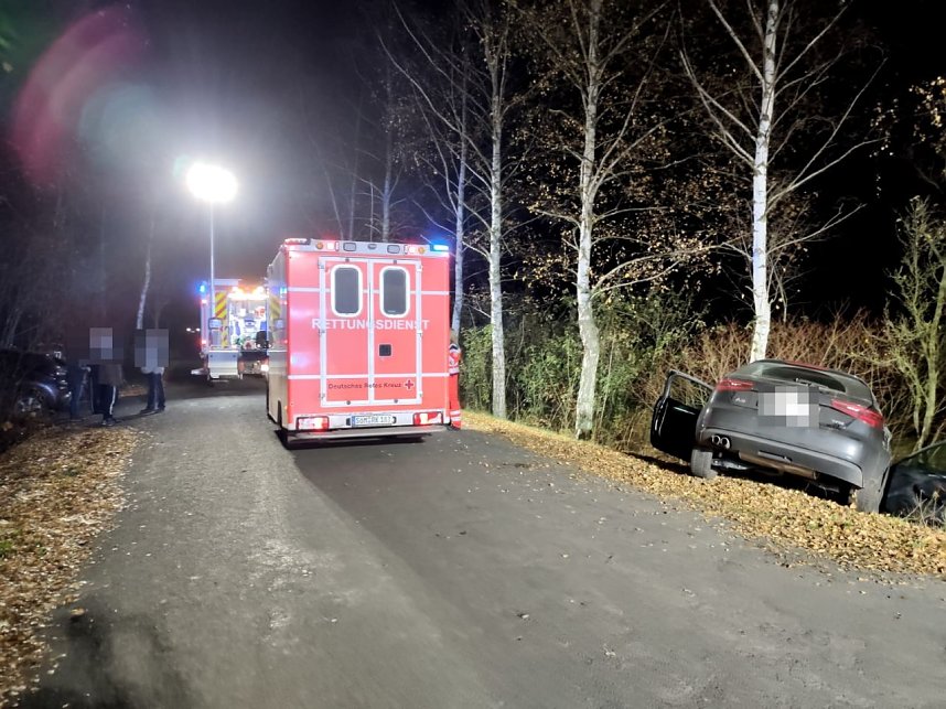 Unfall auf nassem aus