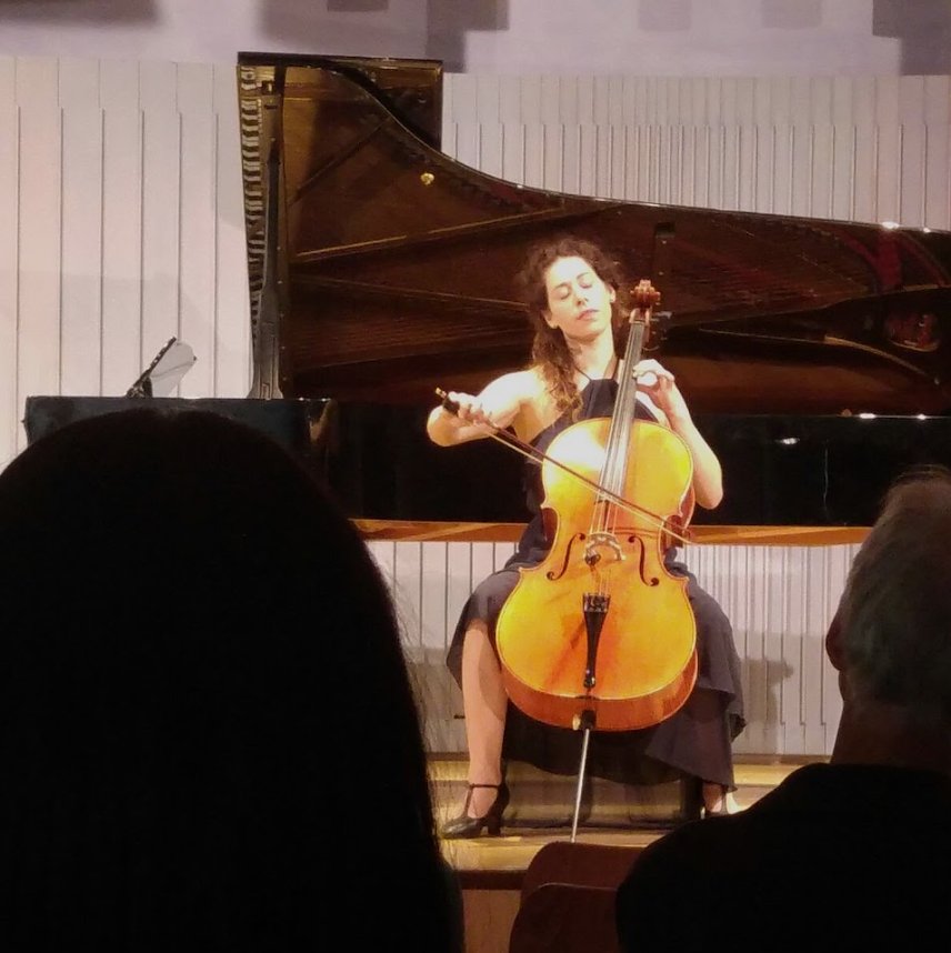 Melissa Hart bei einem Konzert