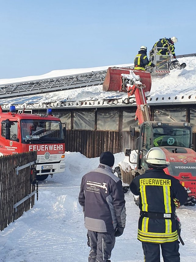 Scheunendach drohte einzubrechen