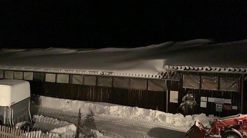 Scheunendach drohte einzubrechen