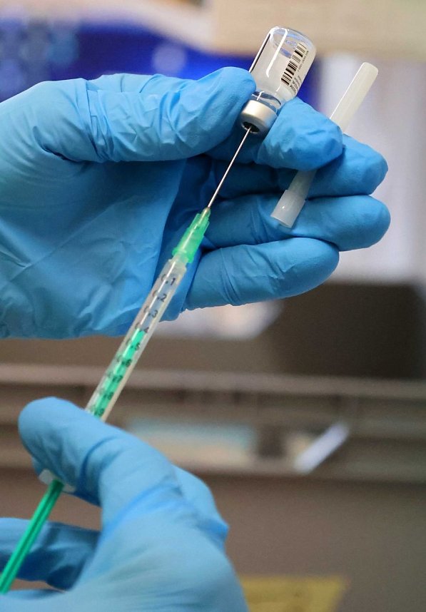 Covid19 Impfung im Pflegeheim Schloss Sophie von K&uuml;hn in Gr&uuml;ningen und im Seniorenzentrum Am Waidhof 