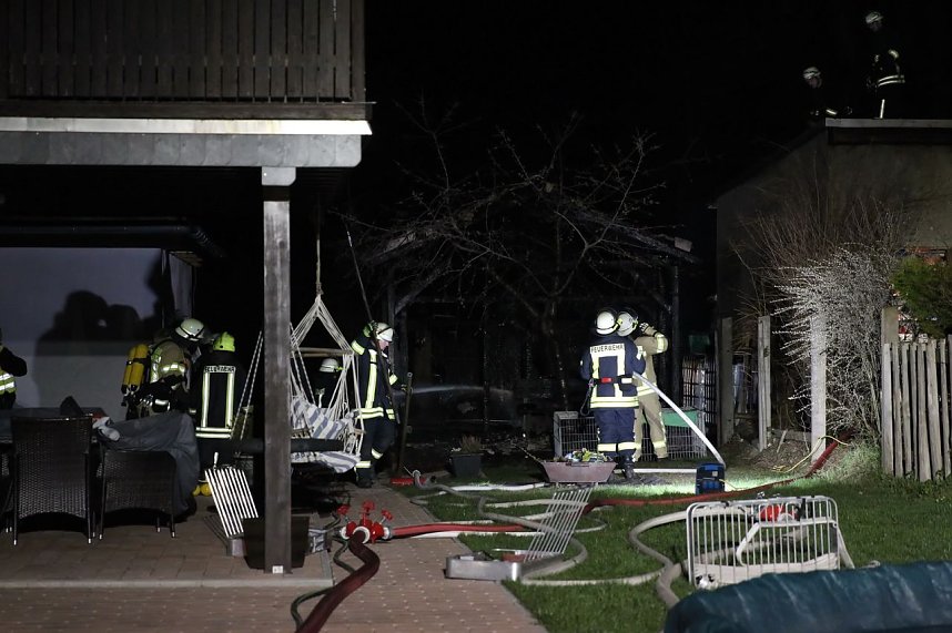 Gartenlaube brannte in Gro&szlig;furra