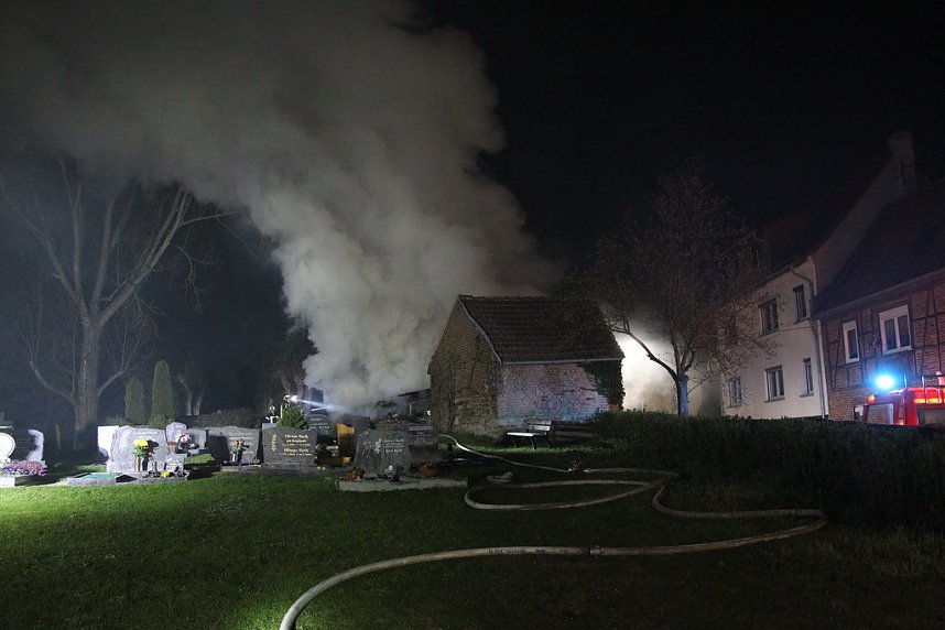 Garagenbrand in Feldengel