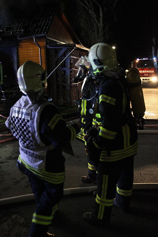 Garagenbrand in Feldengel