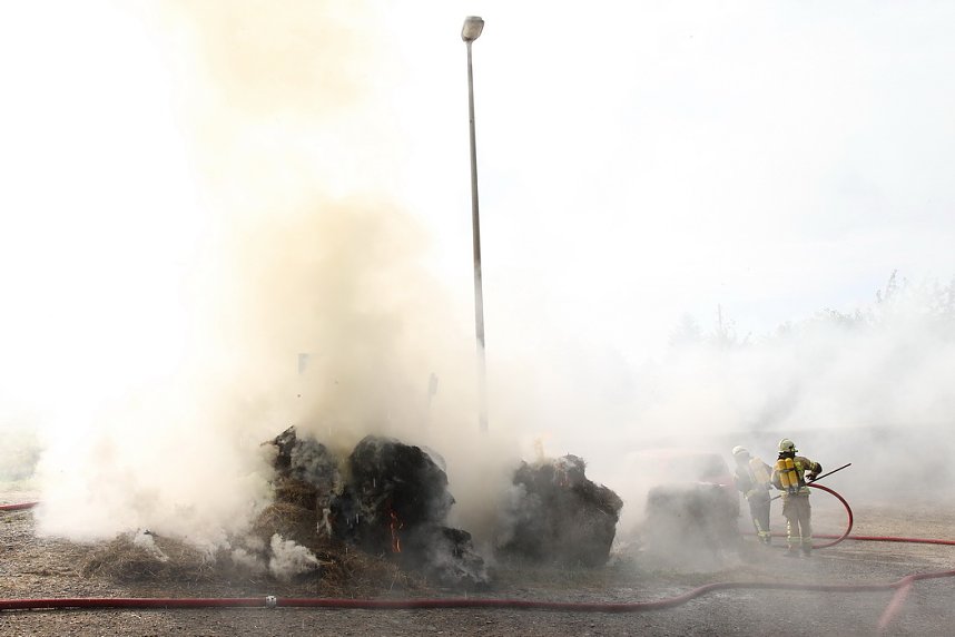Heuballen in Sondershausen in Flammen