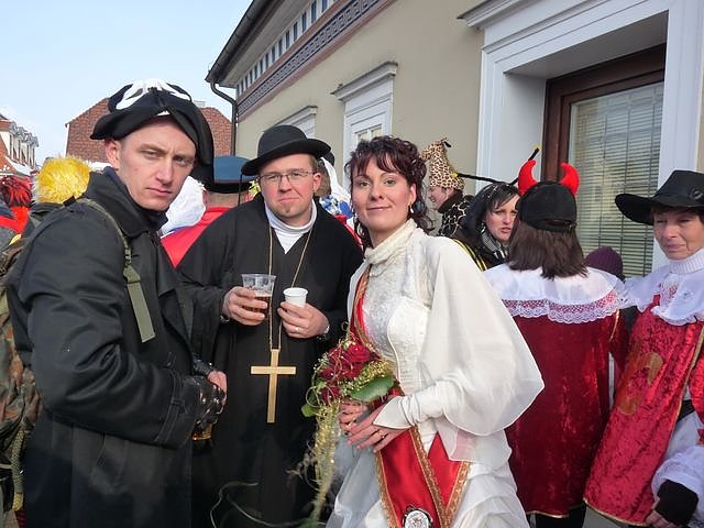 Erst&uuml;rmung Rathaus