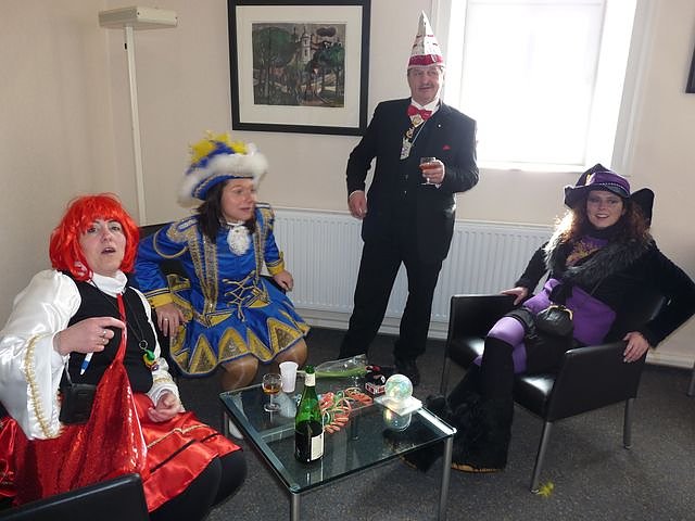 Erst&uuml;rmung Rathaus