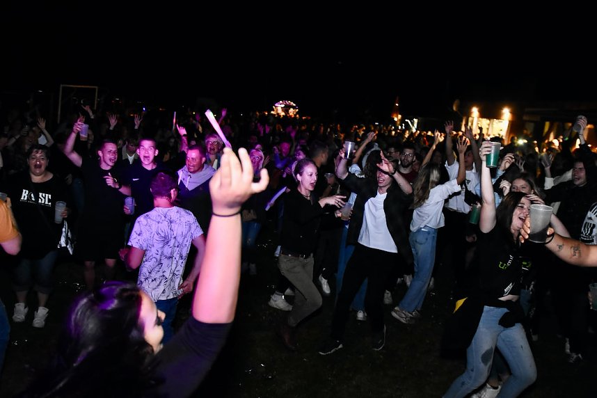 90 & 2000 Party in Urbach