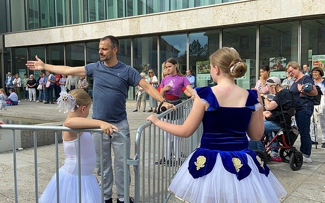 Die Eleven des Tanzstudio Radeva konnten am Denkmaltag gleich an zwei Orten auftreten