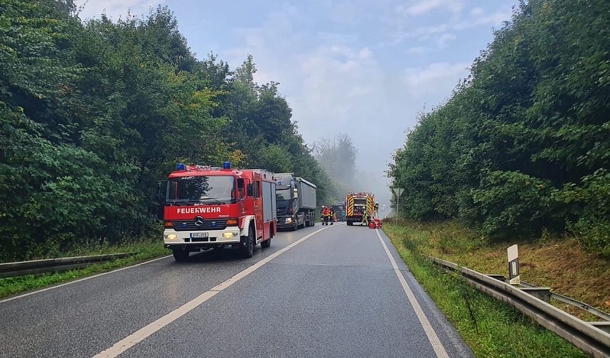 Aufleger f&auml;ngt Feuer