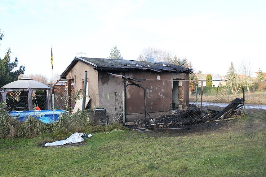 Abgebrannte Lauben in Greu&szlig;en