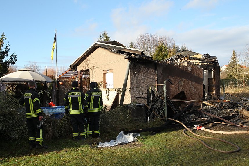 Abgebrannte Lauben in Greu&szlig;en