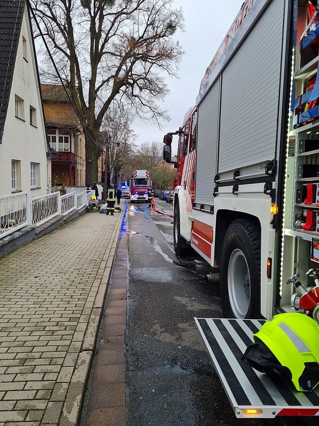 Feuerwehreinsatz in Bad Frankenhausen nach Verpuffung in einem Keller
