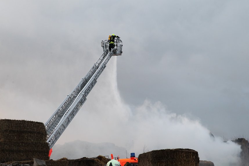 Strohballenbrand in Niedertopfstedt