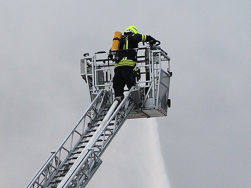 Strohballenbrand in Niedertopfstedt