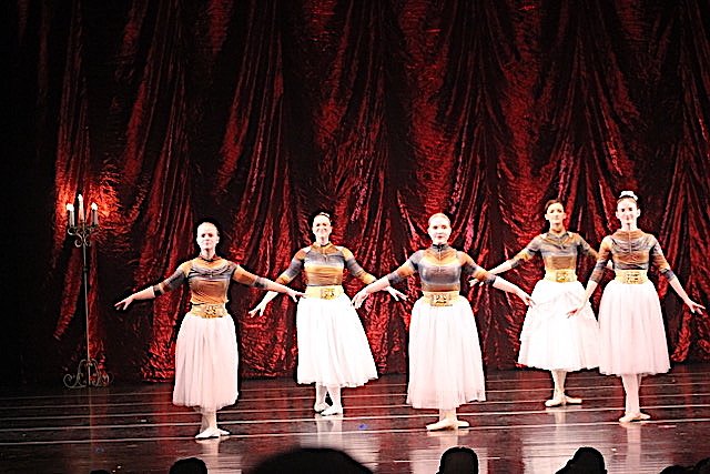 Ballettauff&uuml;hrungen auf der gro&szlig;en B&uuml;hne des Theaters