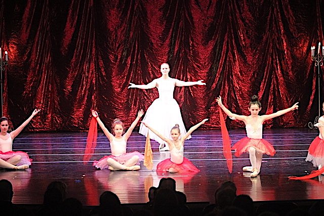 Ballettauff&uuml;hrungen auf der gro&szlig;en B&uuml;hne des Theaters