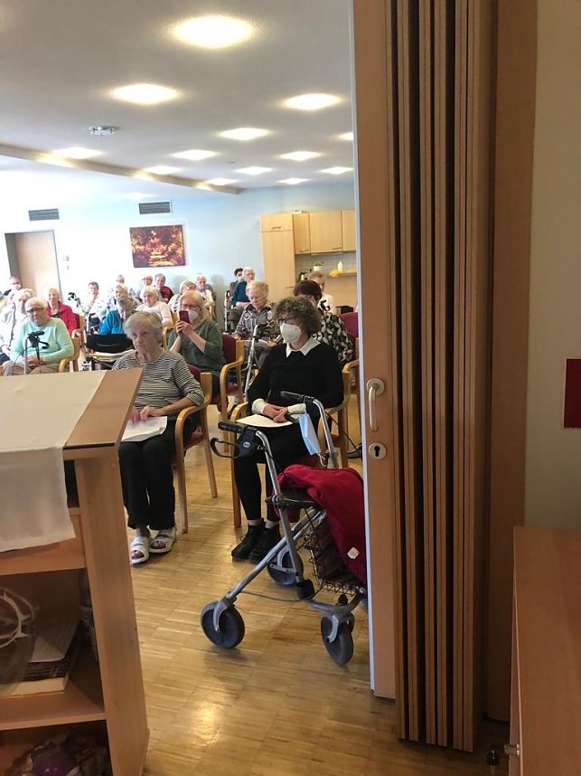 Einsegnungsfeier im Seniorenzentrum Greu&szlig;en