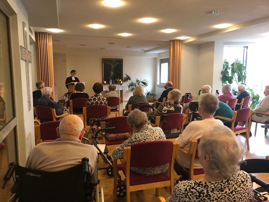 Einsegnungsfeier im Seniorenzentrum Greu&szlig;en