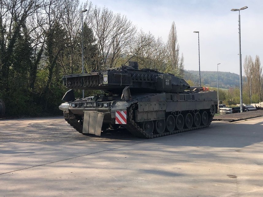 28 Leopard 2 Panzer zur&uuml;ck in Bad Frankenhausen
