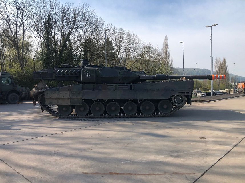 28 Leopard 2 Panzer zur&uuml;ck in Bad Frankenhausen
