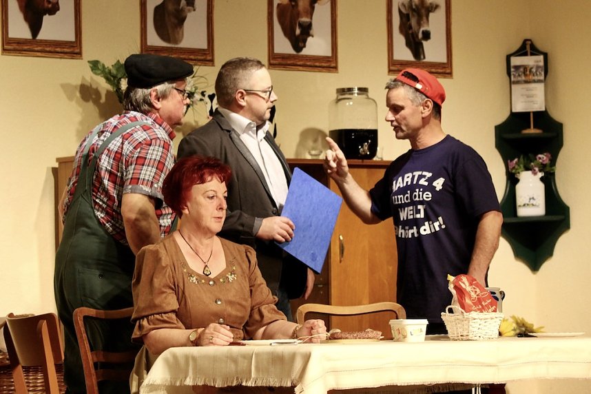 Premiere im Allmenh&auml;user Bauerntheater