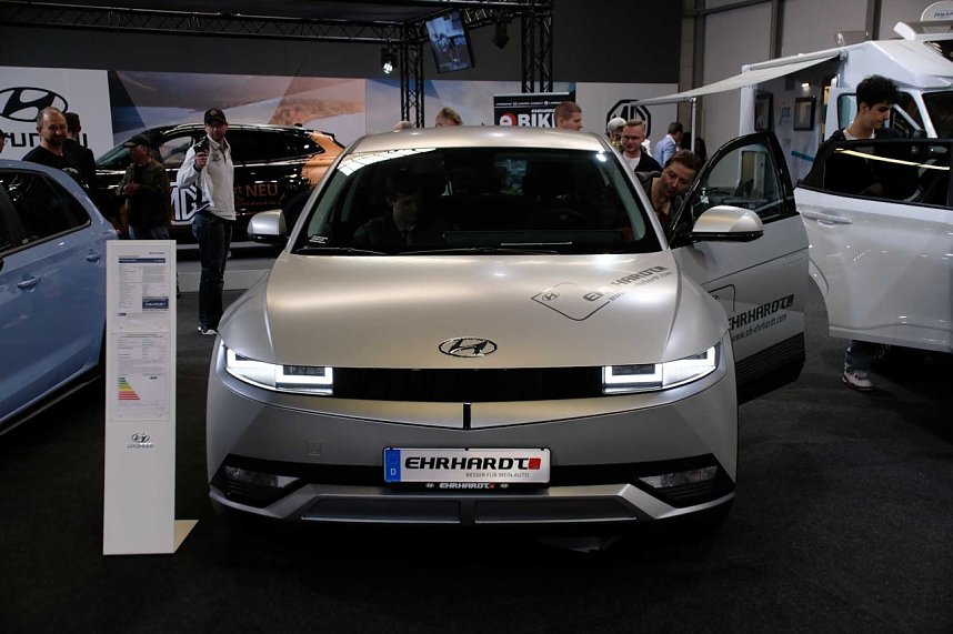 Peter Blei unterwegs auf der Erfurter Automobilmesse