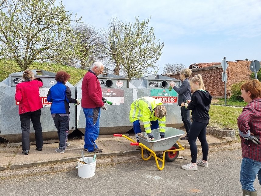 Berge von M&uuml;ll mussten die Hachelbichler am vergangenen Samstag entsorgen