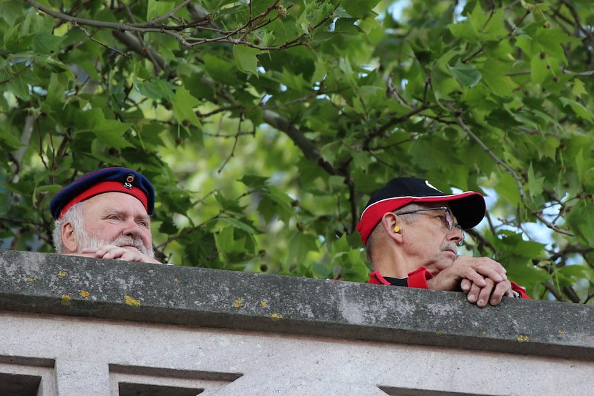 Feierliche Vereidigung von 71 Bundeswehrsoldaten und Soldatinnen auf dem Sondersh&auml;user Marktplatz