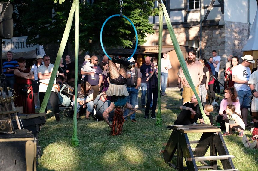 Ritterspektakel auf der Ronneburg zum Pfingstsamstag