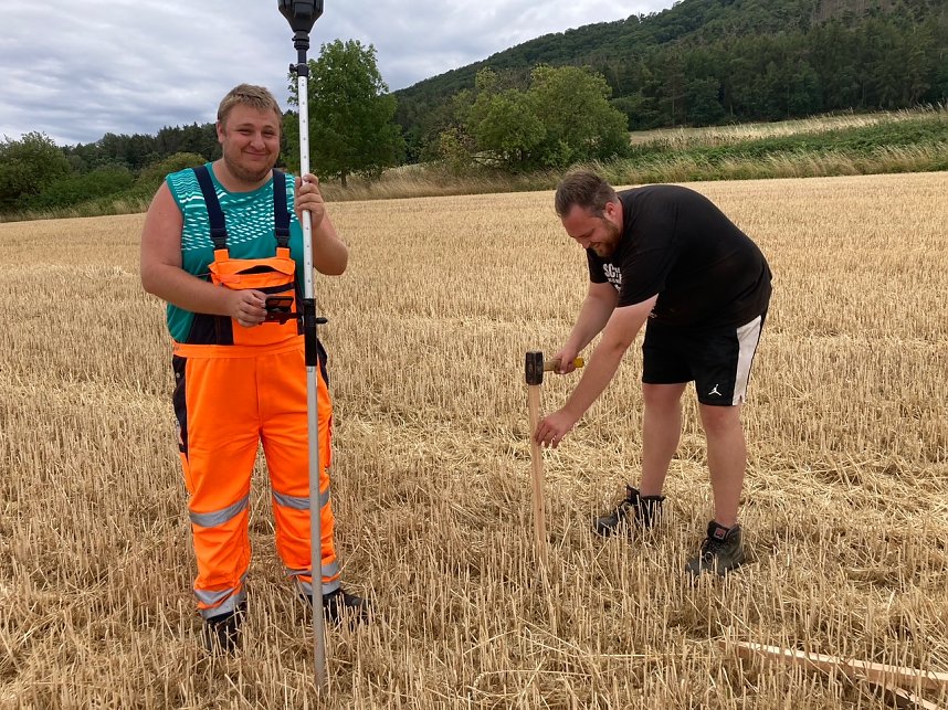 Am Fu&szlig;e des Kyffh&auml;user entsteht ein Bodenbild zu Ehren Friedrich Barbarossas