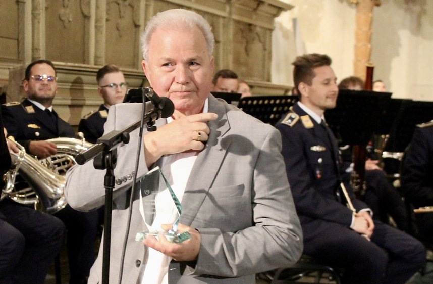 Den Ehrenamtspreis 2022 f&uuml;r seine Arbeit mit Tumorpatienten erhielt Hermann Hellmund