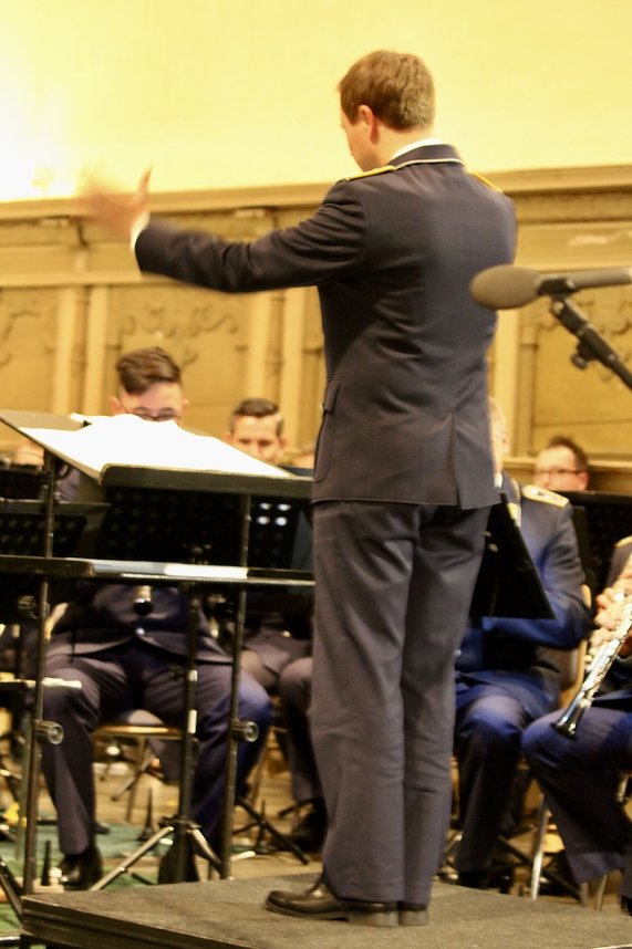 Vor ausverkauftem Haus fand gestern das Benefizkonzert des Luftwaffenmusikkorps Erfurt und die Verleihung der Ehrenamtspreise der Stadt Sondershausen statt.