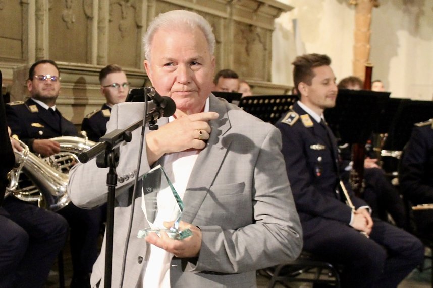 Vor ausverkauftem Haus fand gestern das Benefizkonzert des Luftwaffenmusikkorps Erfurt und die Verleihung der Ehrenamtspreise der Stadt Sondershausen statt.