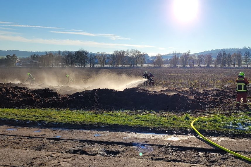 Misthaufen bei Oberheldrungen entz&uuml;ndete sich und musste abgel&ouml;scht werden