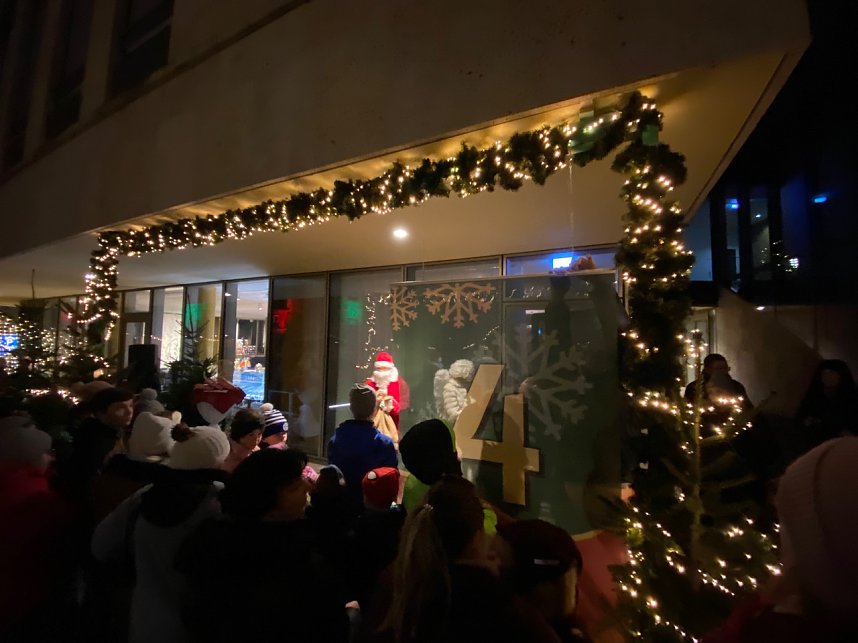 Auftritt am Adventskalender vor der Nordh&auml;user Bibliothek