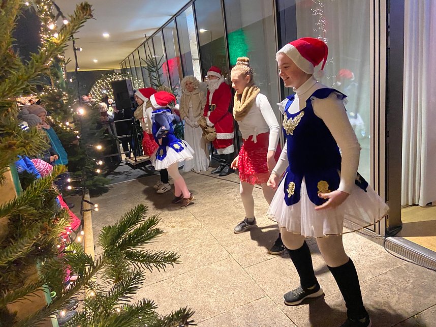 Auftritt am Adventskalender vor der Nordh&auml;user Bibliothek