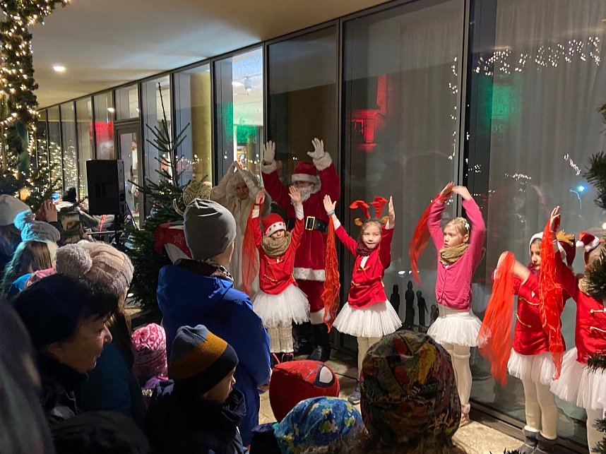 Auftritt am Adventskalender vor der Nordh&auml;user Bibliothek