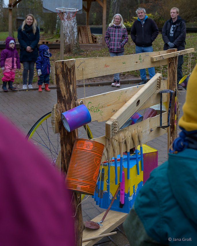 Kita "Anne Frank" erh&auml;lt selbstgebautes Musikinstrument