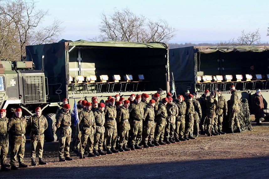 Verleihung des Fahnenbandes vor dem Kyffh&auml;user Denkmal