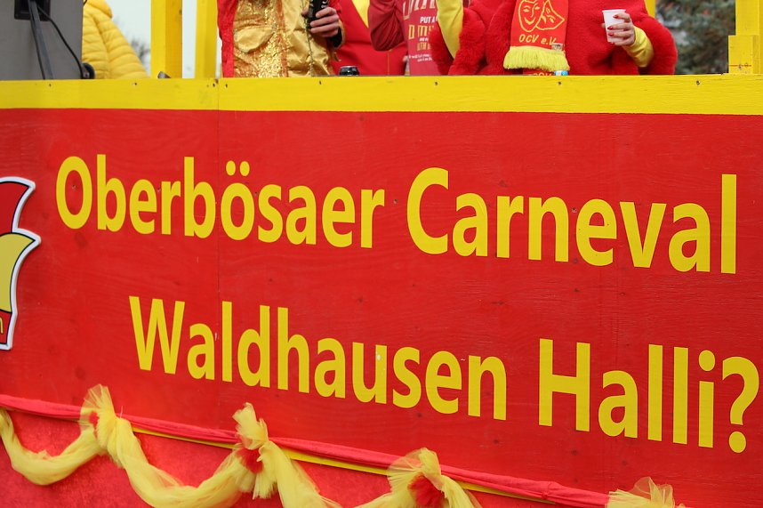 Ausgelassen und fr&ouml;hlich feierten die Menschen am Rosenmontag in Sondershausen