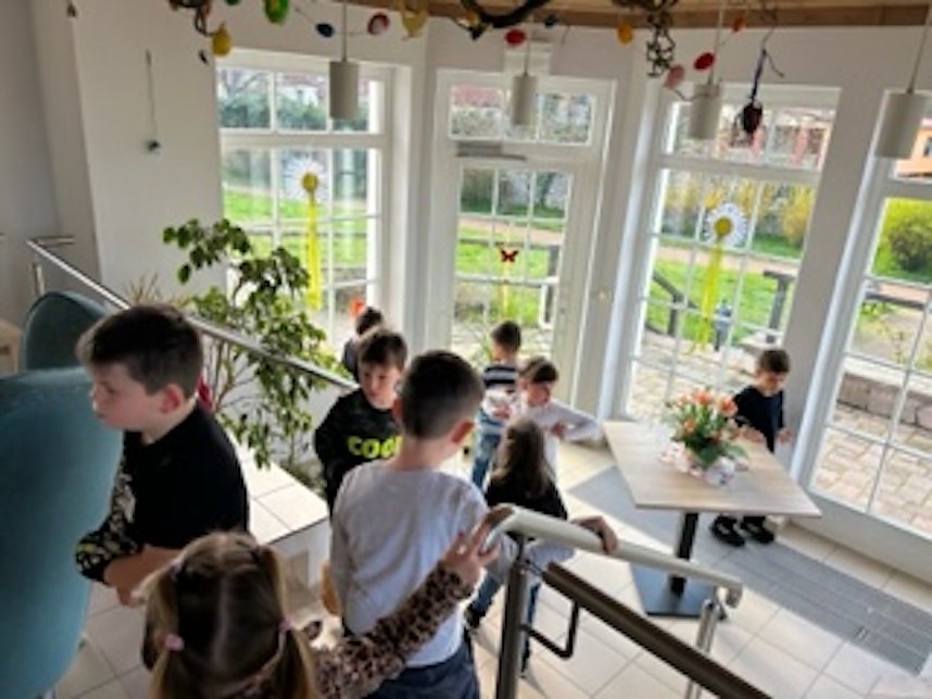 Osterfeier mit Hasen Novi in der Tagespflege Barbarossagarten in Bad Frankenhausen