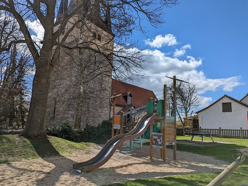 Das l&auml;ndliche Idyll am Fu&szlig;e der Hainleite