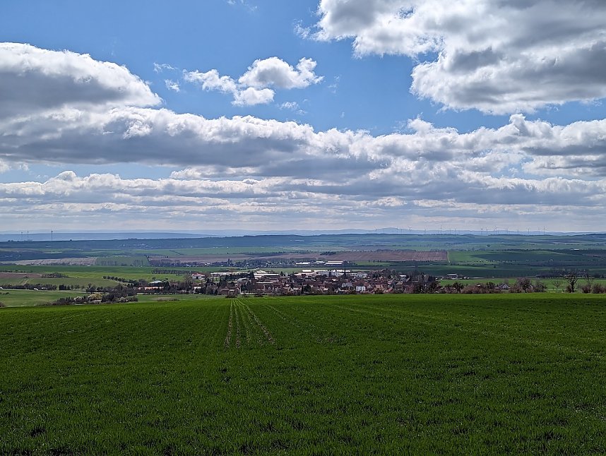 Das l&auml;ndliche Idyll am Fu&szlig;e der Hainleite