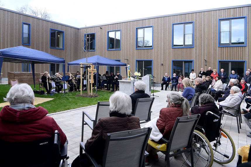 Feierliche Einweihung der Seniorenwohngemeinschaft Caroline Falk 