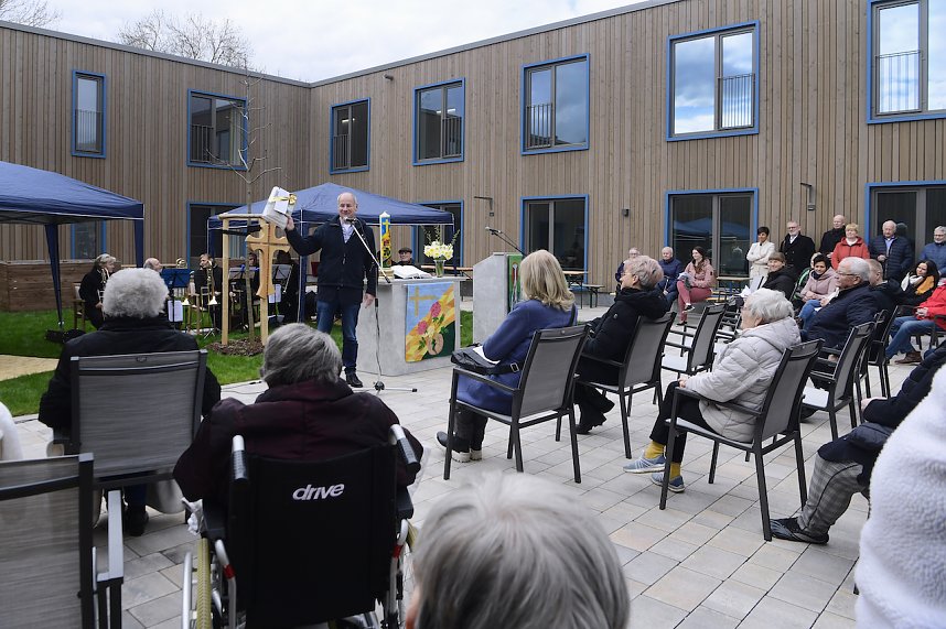 Feierliche Einweihung der Seniorenwohngemeinschaft Caroline Falk 