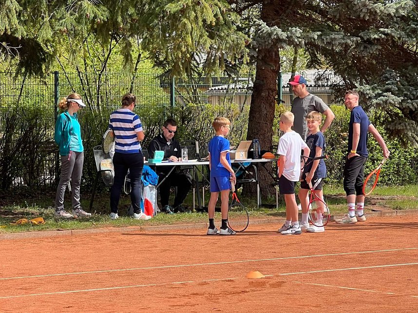 Erfolgreicher Tag der offenen T&uuml;r beim Tennis Verein Blau-Wei&szlig; in Sondershausen